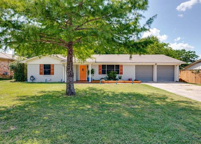 Property at 1409 E Sherman Dr, Denton, TX 76209, 3 beds, 2 baths