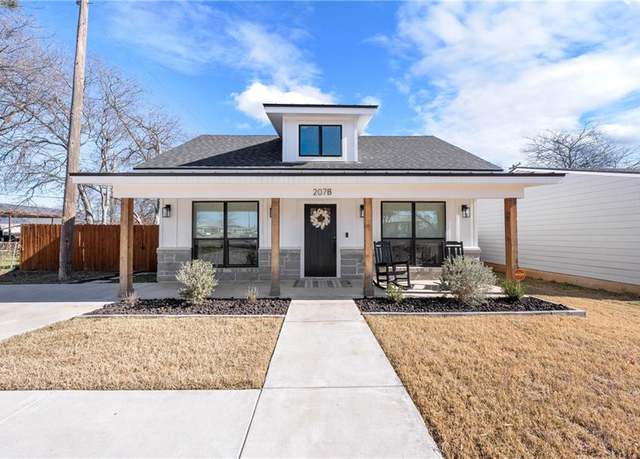 Property at 207 B N Tyler St, Mcgregor, TX 76657, 3 beds, 2 baths