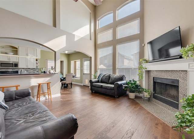 Property at 6611 Sandgate Dr, Arlington, TX 76002, 4 beds, 2.5 baths