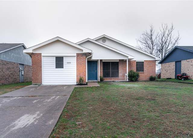 Property at 1505 Reed St, Greenville, TX 75401, 3 beds, 2 baths