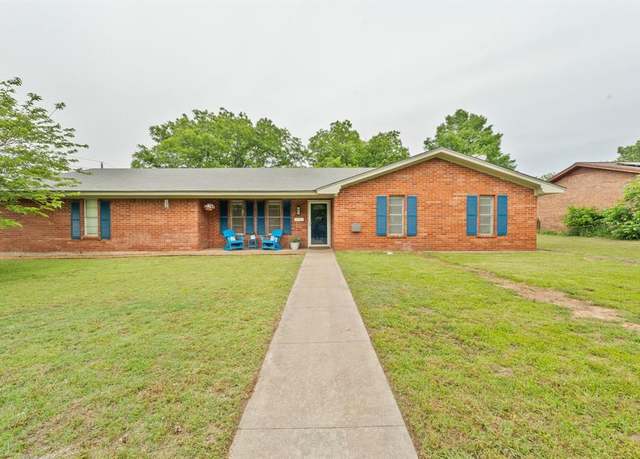 Property at 2585 Jasmine St, Stephenville, TX 76401, 3 beds, 2 baths