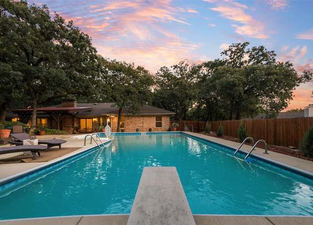 Property at 5909 Shady Hill Ln, Arlington, TX 76016, 3 beds, 2 baths