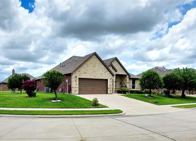 Property at 1021 Saint Matthew Cir, Royse City, TX 75189, 3 beds, 2.5 baths