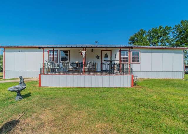 Property at 810 Neptune Dr, Granbury, TX 76049, 3 beds, 2 baths