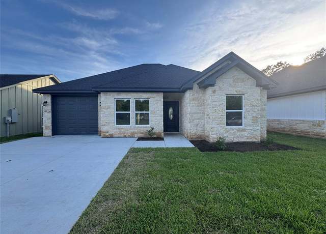 Property at 329 Rogers St, Mcgregor, TX 76657, 3 beds, 2 baths