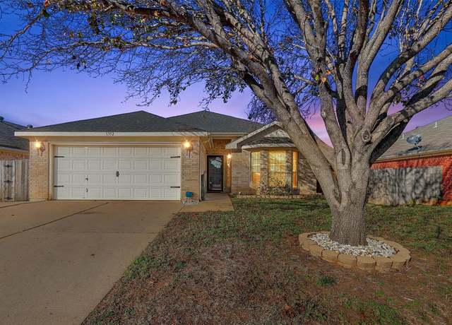 Property at 1352 Meadowbrook Ln, Crowley, TX 76036, 3 beds, 2 baths
