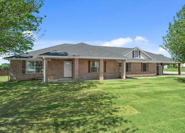 Property at 1631 E Farmers, Seagoville, TX 75159, 4 beds, 3 baths