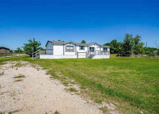 Property at 143 Carter Hills Ln, Weatherford, TX 76085, 3 beds, 2 baths