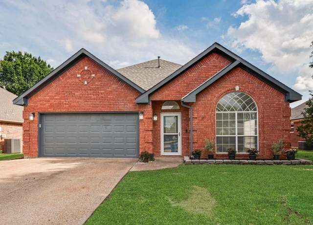 Property at 1401 Superior Dr, Flower Mound, TX 75028, 4 beds, 2 baths