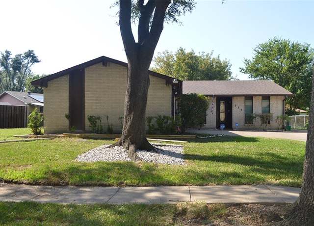 Property at 326 E Ferndale Ln, Grand Prairie, TX 75052, 4 beds, 2 baths
