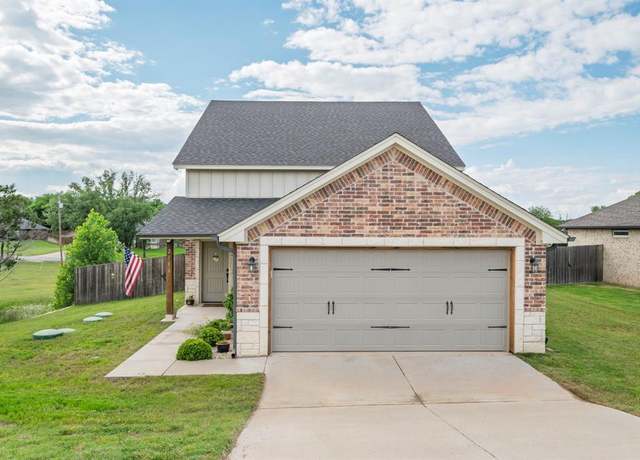 Property at 2116 Christine Dr, Granbury, TX 76048, 3 beds, 2 baths