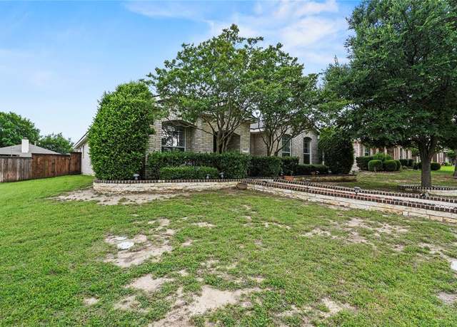 Property at 12427 Foothill Ln, Frisco, TX 75035, 3 beds, 2 baths