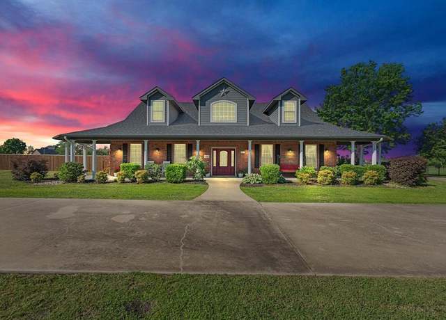 Property at 1072 West Secretariat Dr, Terrell, TX 75160, 4 beds, 4 baths