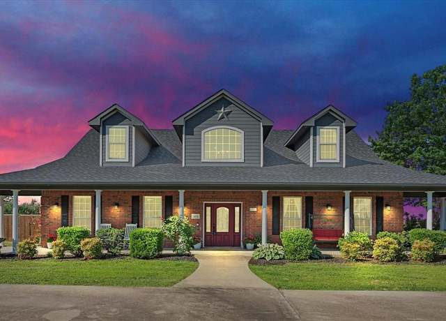 Property at 1072 West Secretariat Dr, Terrell, TX 75160, 4 beds, 4 baths