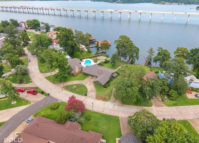 Property at 1821 Willow Point Dr, Shreveport, LA 71119, 3 beds, 2.5 baths
