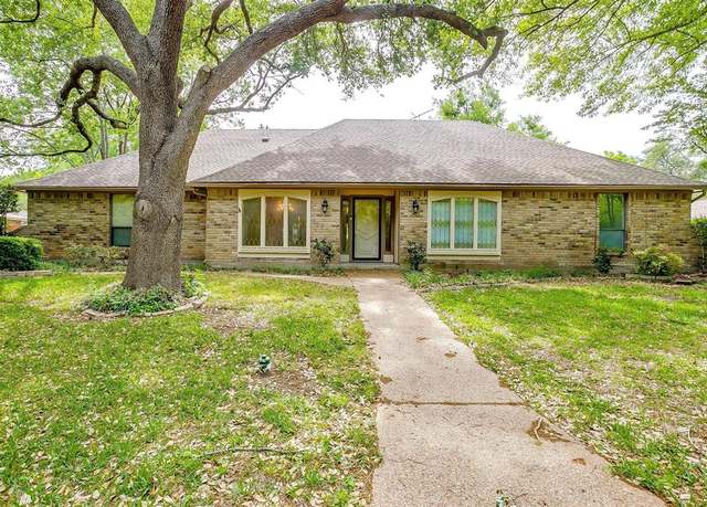 Property at 6809 River Bend Rd, Fort Worth, TX 76132, 4 beds, 3 baths
