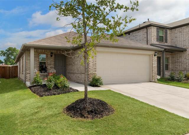 Property at 1101 La Esperanza Dr, Mesquite, TX 75149, 3 beds, 2.5 baths