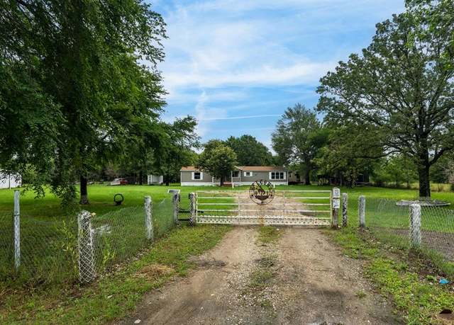 Property at 649 W Cedar Creek Blvd, Kemp, TX 75143, 4 beds, 2 baths