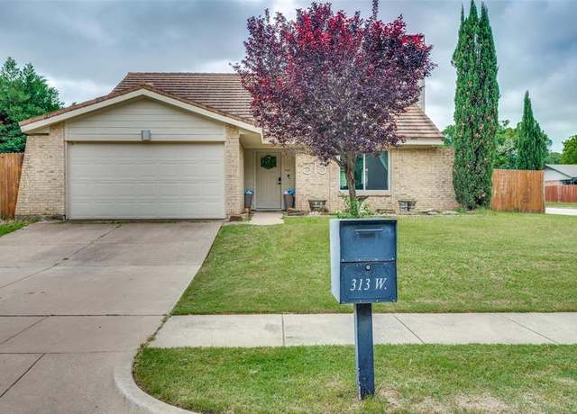Property at 313 W Ash Ln, Euless, TX 76039, 4 beds, 3 baths