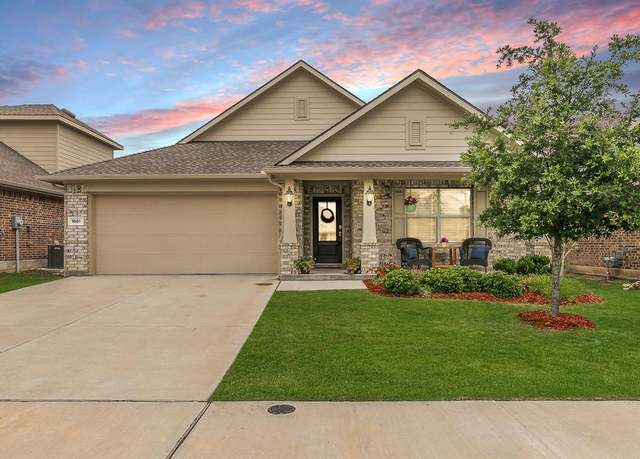 Property at 1661 Victoria Dr, Fort Worth, TX 76131, 4 beds, 2.5 baths