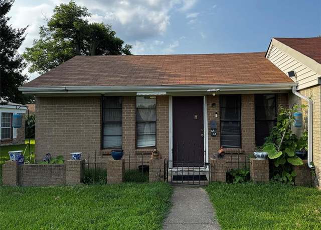 Property at 2225 Loreco St, Bossier City, LA 71112, 2 beds, 2 baths