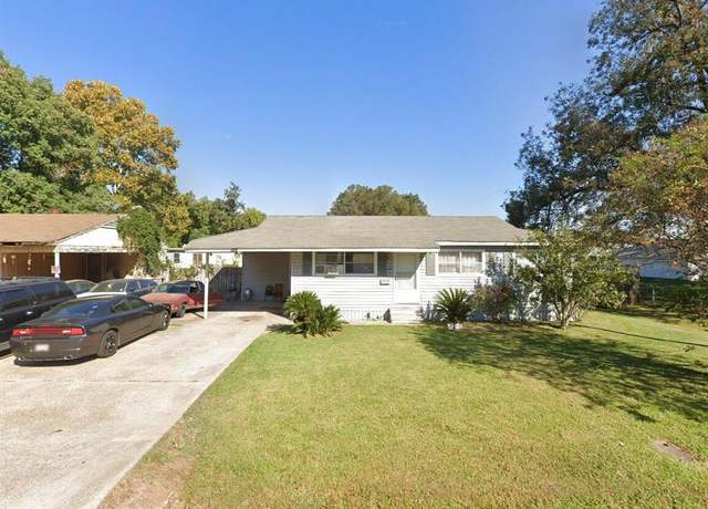 Property at 2321 Julia St, Bossier City, LA 71112, 3 beds, 1 bath