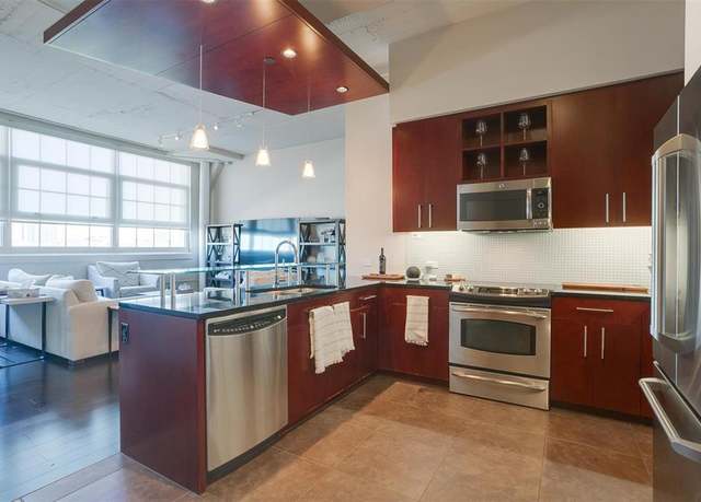 Property at 2600 W 7th St #2452, Fort Worth, TX 76107, 2 beds, 2.5 baths
