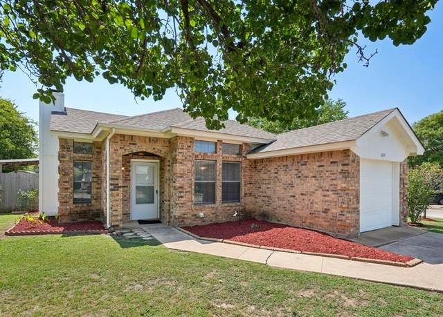 Property at 6725 Rhea Ridge Dr, Fort Worth, TX 76135, 3 beds, 1 bath