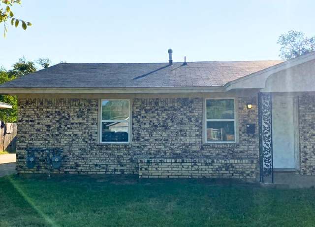 Property at 2517 Normont Cir, Fort Worth, TX 76103, 4 beds, 2 baths