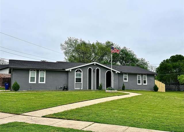 Property at 500 Sandra Ln, Burleson, TX 76028, 3 beds, 2 baths