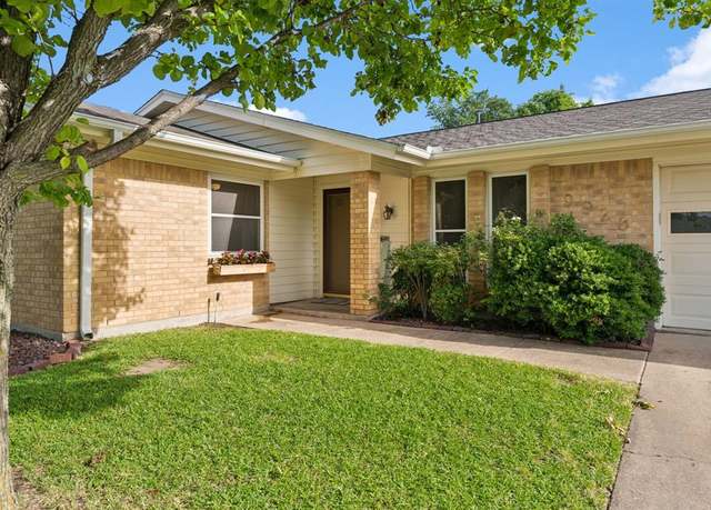 Property at 9928 Farmington Dr, Benbrook, TX 76126, 3 beds, 2 baths