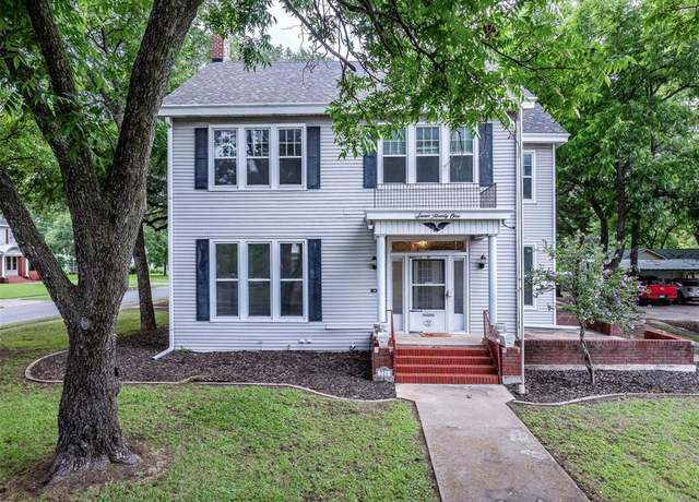 Property at 721 W Washington St, Sherman, TX 75092, 4 beds, 2.5 baths