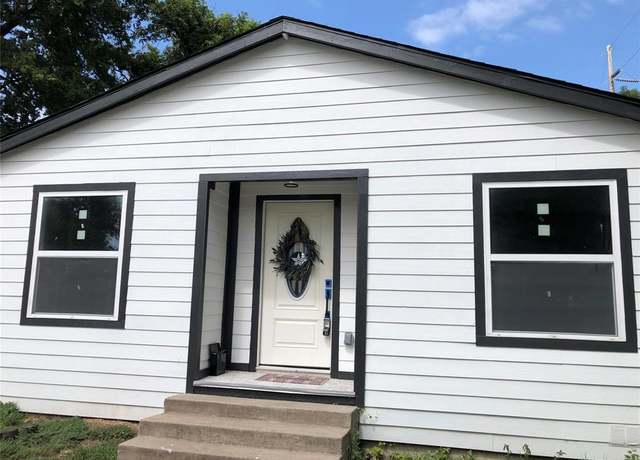 Property at 504 E Mason St, Fort Worth, TX 76110, 4 beds, 2 baths