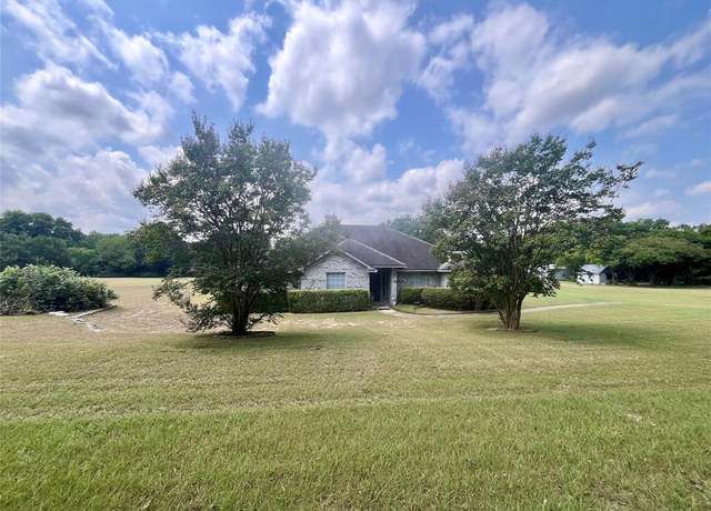 Property at 2306 W Main St, Lancaster, TX 75146, 3 beds, 2.5 baths