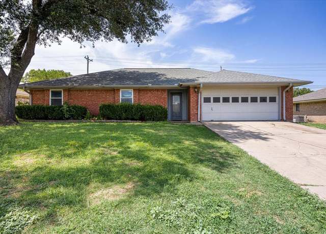 Property at 110 Blue Jay St, Stephenville, TX 76401, 3 beds, 2 baths