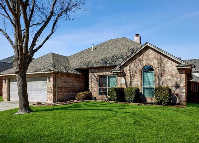 Property at 6045 Hillview Dr, Watauga, TX 76148, 3 beds, 2 baths