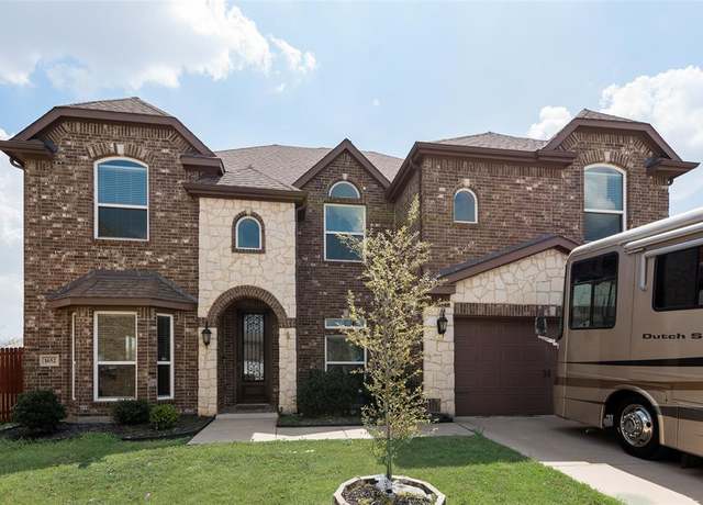Property at 1652 Scarlet Crown Dr, Fort Worth, TX 76177, 5 beds, 4 baths