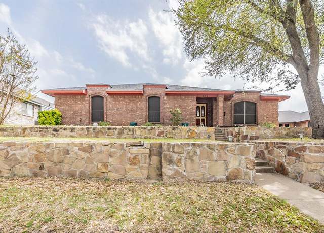 Property at 634 Rickey Canyon Ave, Desoto, TX 75115, 3 beds, 2 baths