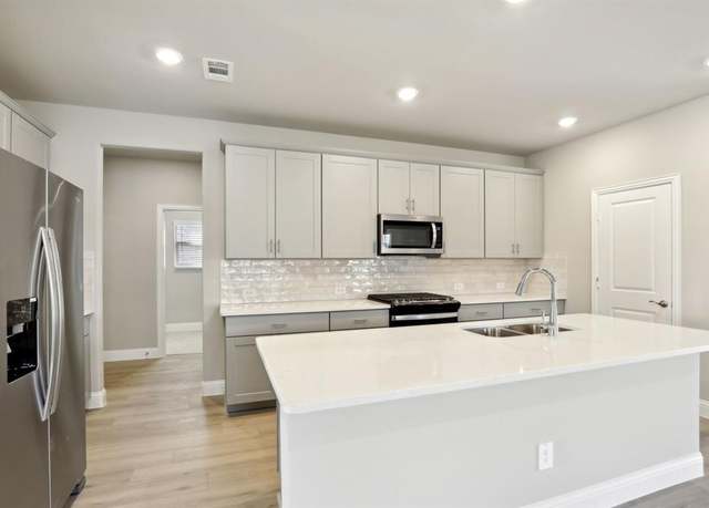 Property at 2309 Lone Star Ln, Seagoville, TX 75159, 4 beds, 3.5 baths