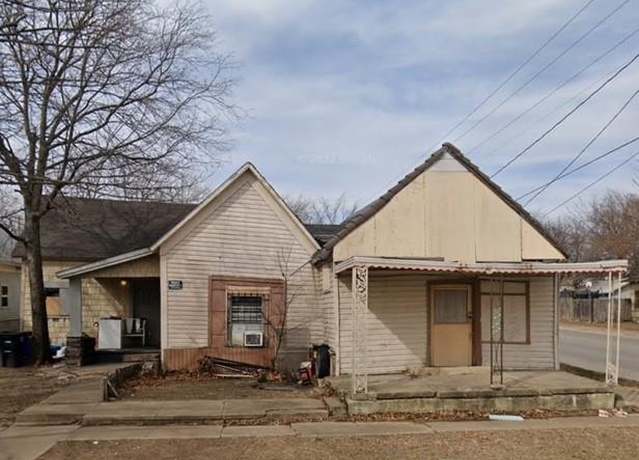 Property at 2025 N Houston St, Fort Worth, TX 76164, 2 beds, 2 baths