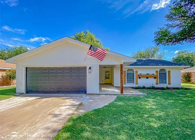 Property at 3258 Westchester Dr, Abilene, TX 79606, 3 beds, 2 baths