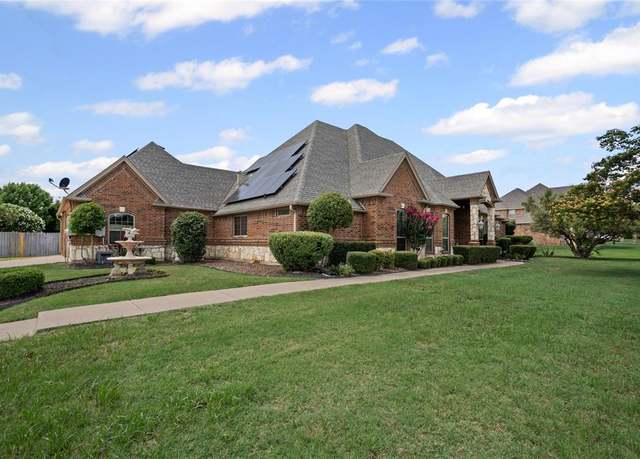 Property at 5450 Lucca Dr, Fort Worth, TX 76140, 4 beds, 3.5 baths