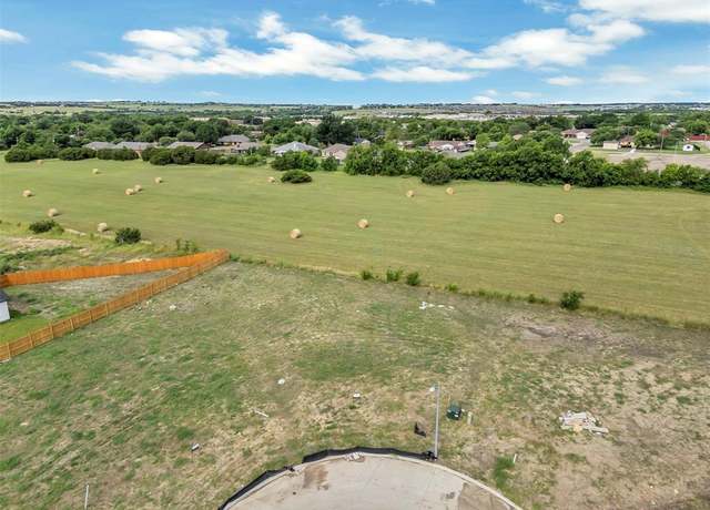 Property at 589 Highview Ct, Godley, TX 76044