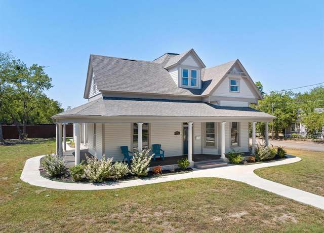 Property at 1401 Arp St, Commerce, TX 75428, 5 beds, 3 baths