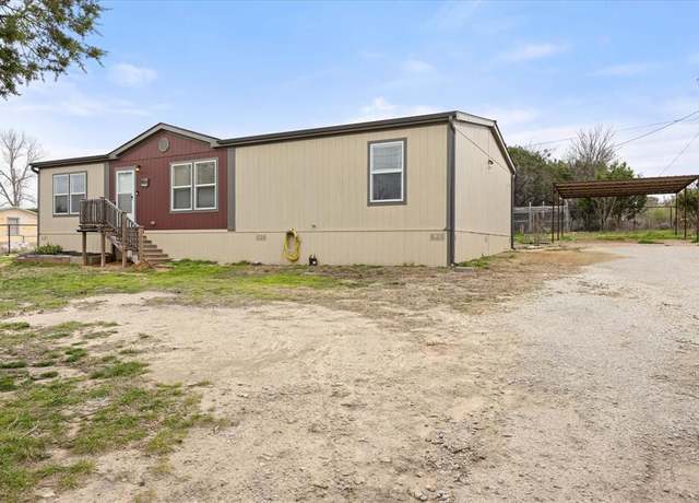 Property at 4436 Poplar Dr, Granbury, TX 76048, 3 beds, 2 baths