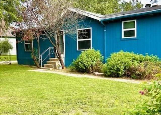Property at 402 College St, Lone Oak, TX 75453, 3 beds, 2 baths