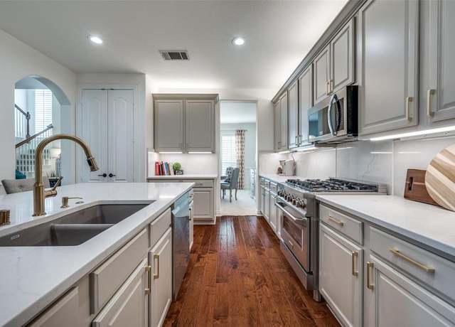 Property at 12067 Sunny St, Frisco, TX 75033, 4 beds, 3.5 baths