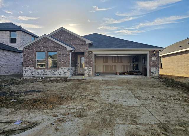 Property at 215 Sugarlands Dr, Greenville, TX 75402, 4 beds, 3 baths