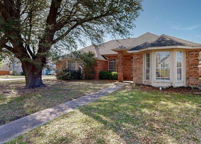 Property at 202 W Willow Creek Dr, Glenn Heights, TX 75154, 3 beds, 2 baths