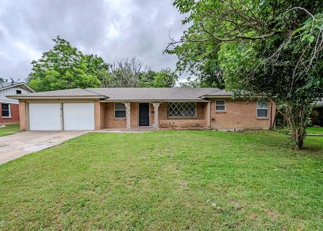 Property at 5729 Wales Ave, Fort Worth, TX 76133, 3 beds, 2 baths
